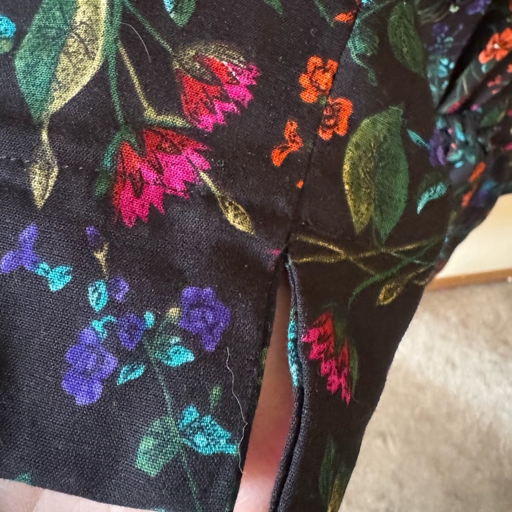 Vintage Floral Button-Front Midi Dress in Black with Multicolor Bloom - Picture 9 of 10
